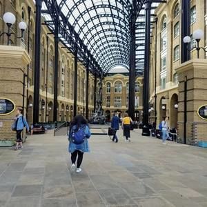 Meet your Posher, Falicia